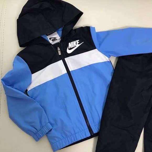 Nike wind breaker hoodie jacket with pants set - Picture 2 of 6